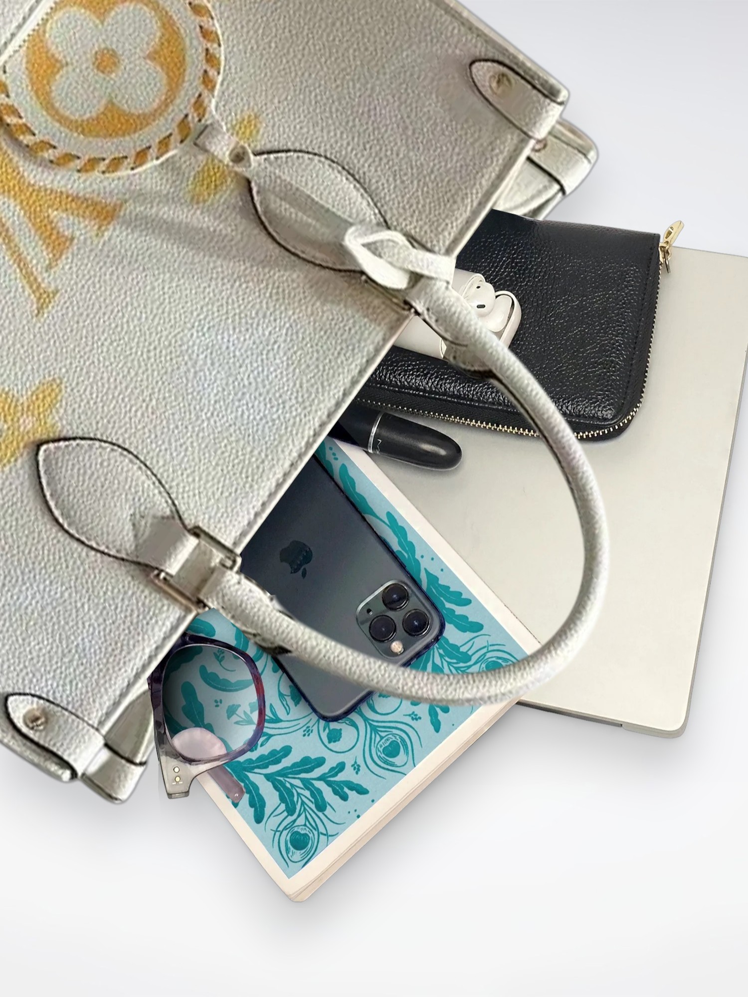 DBS-LC395 - Onthego MM Handbag Deal - Image 3