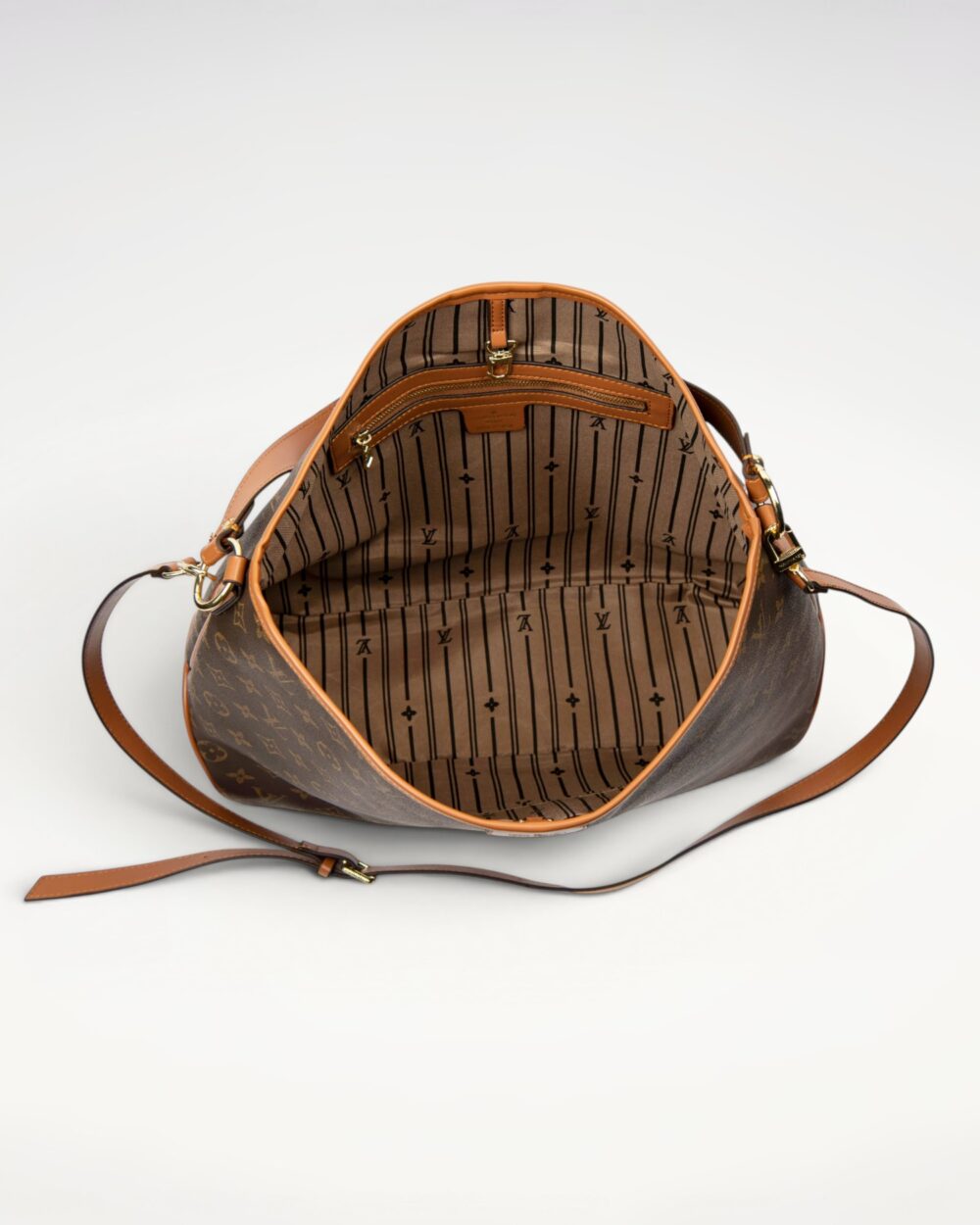 DBS-LC477 - Delightful MM Handbag Deal