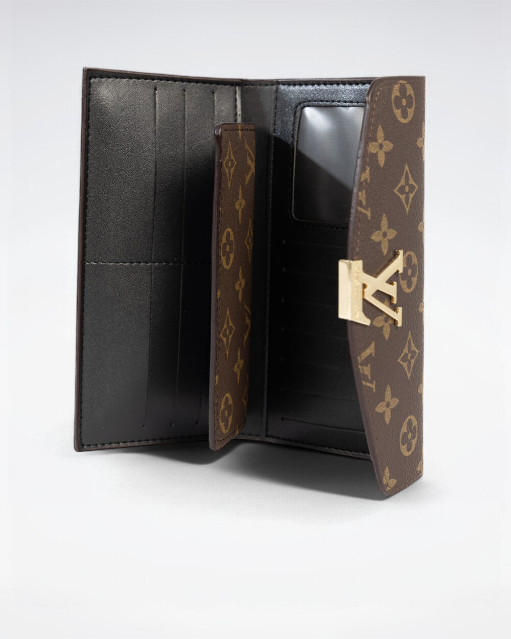 DBS-LC479 - Delightful MM Handbag Deal