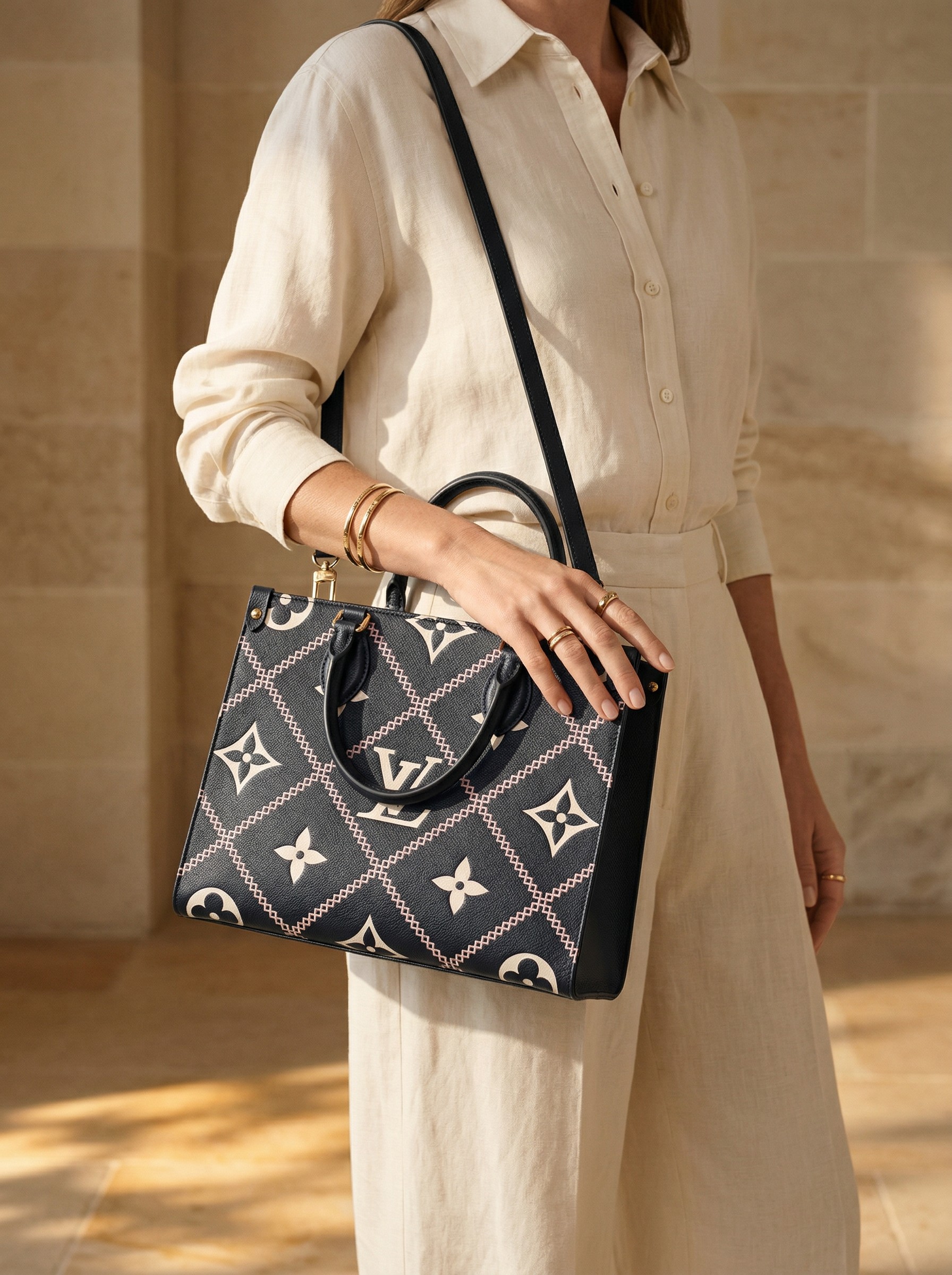 DBS-LC399 - Onthego MM Handbag Deal - Image 3