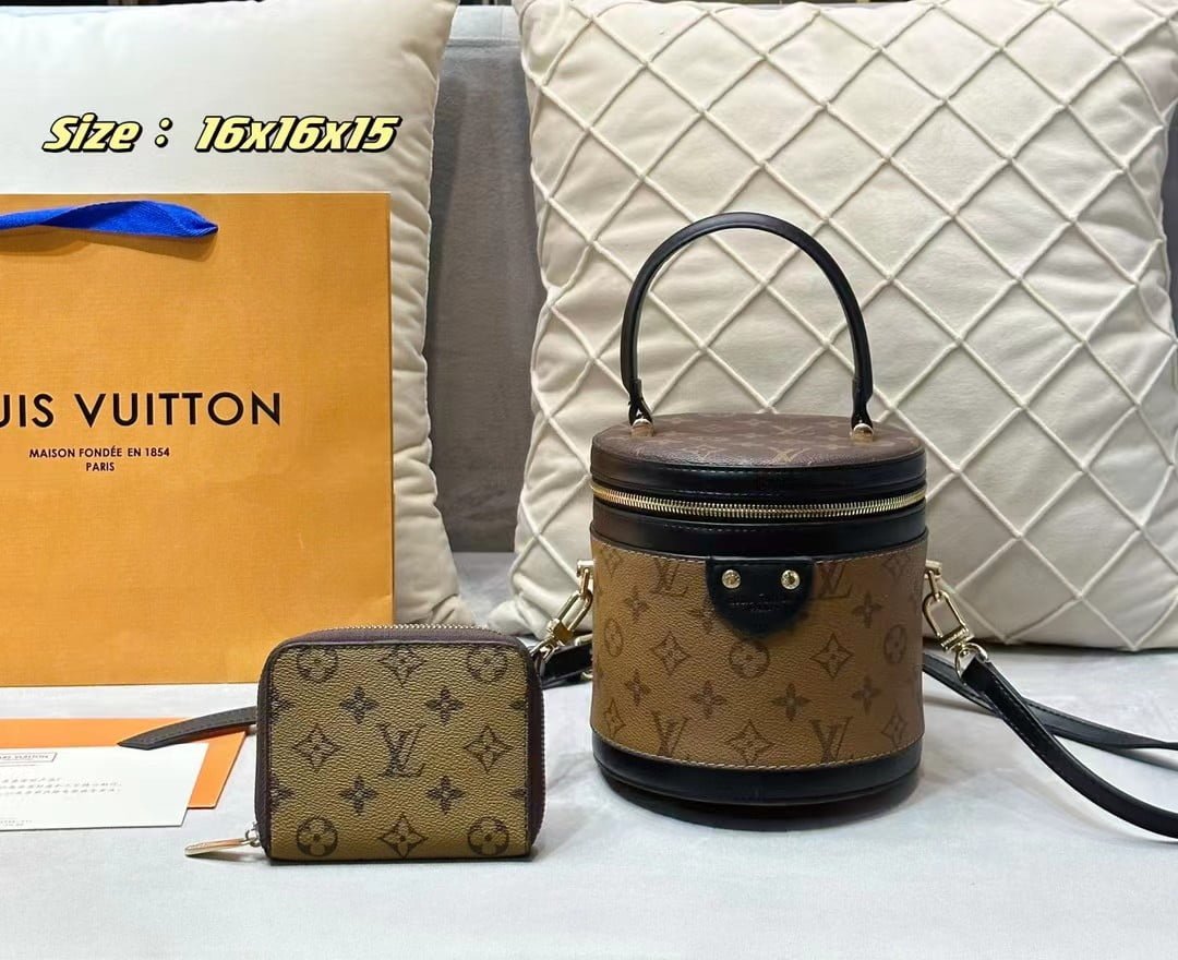 DBS-LC438 - Cannes Handbag Deal - Image 2