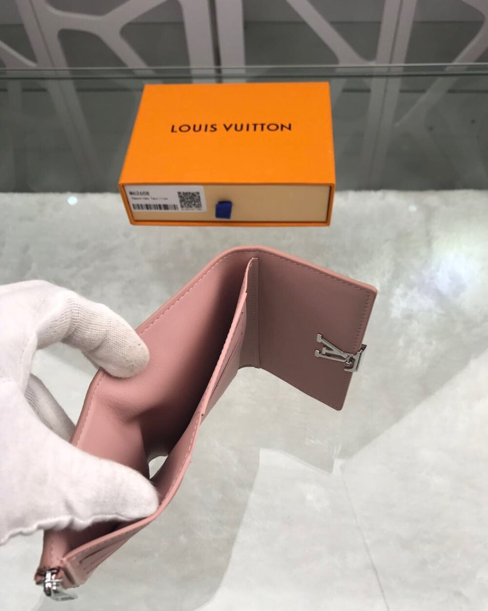 1:1 Replica Louis Vuitton Capucines Sweet Brogues Taurillon Pink For Women, Women's Wallets 5.3in/13.5cm LV