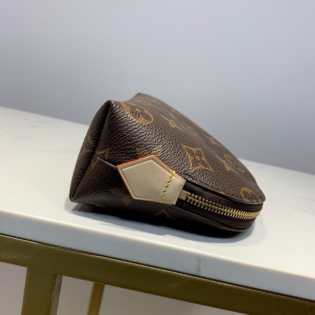 1:1 Replica Louis Vuitton Cosmetic Pouch PM Monogram Canvas For Women, Women's Bags 7.5in/19cm LV M47515 - Image 9