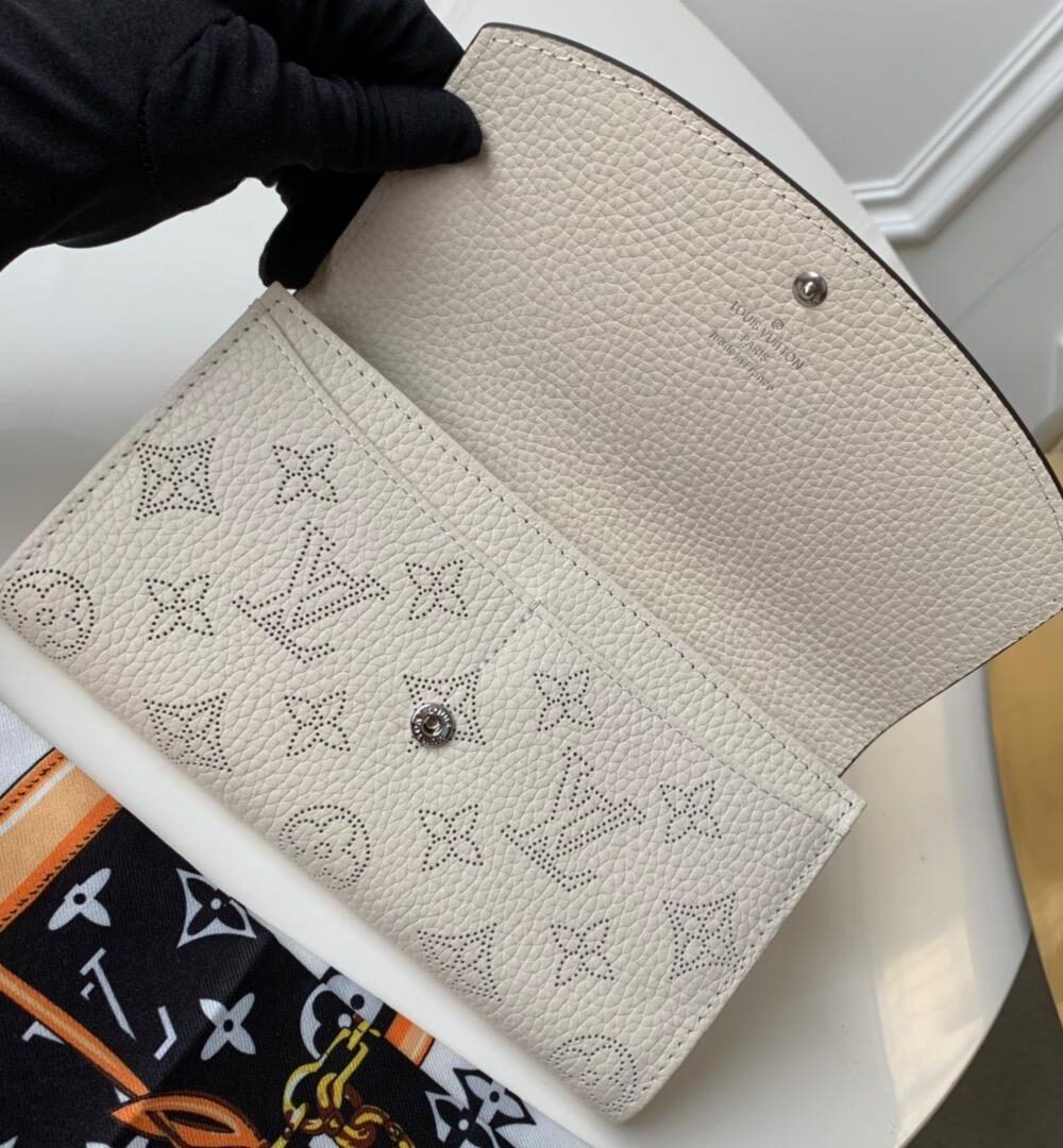 1:1 Replica Louis Vuitton Iris Wallet Monogram Canvas Greige For Women, Women's Wallet 19cm LV M60144