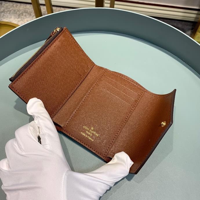 1:1 Replica Louis Vuitton Victorine Wallet Monogram Canvas For Women, Women's Wallet 4.7in/12cm LV M62472 - Image 3