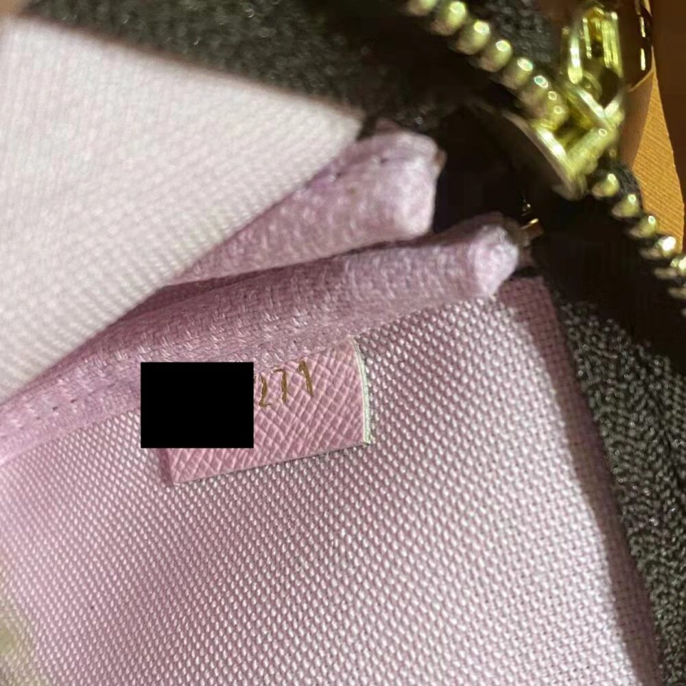 AAA Replica Louis Vuitton LV CHRISTMAS LIMITED 2021 MINI POCHETTE ACCESSORIES