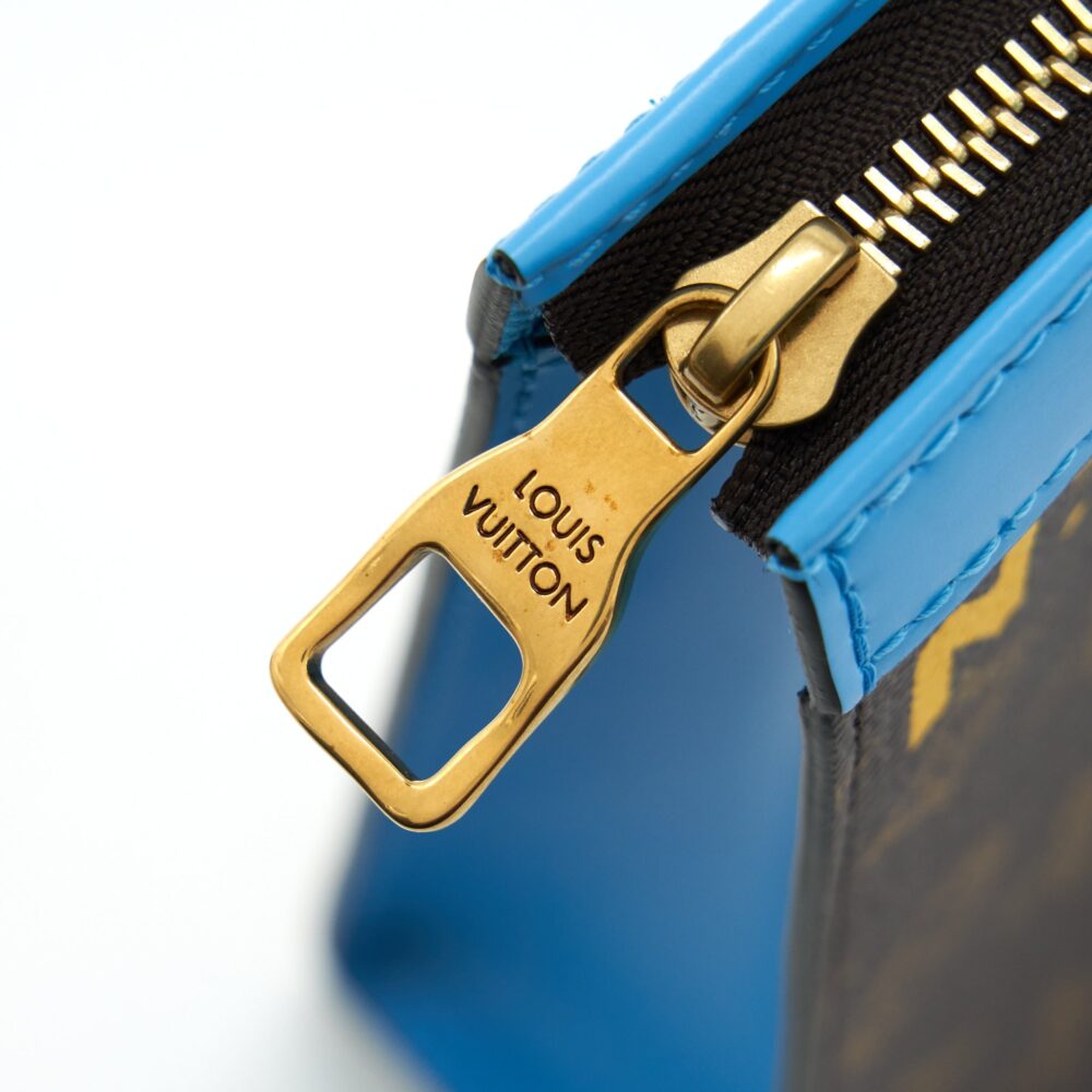 AAA Replica Louis Vuitton LV TOILETRY POCHETTE 26 VOYAGE NO.7 LIMITED MONOGRAM CANVAS GHW
