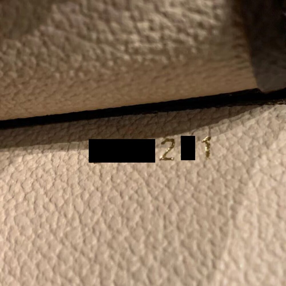 AAA Replica Louis Vuitton LV TOILETRY POCHETTE 26CM MONOGRAM CANVAS