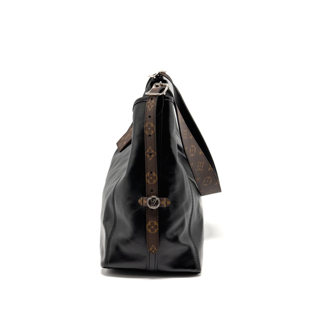 AAA Replica Louis Vuitton LV Carryall Vibe MM Lambskin/Monogram Canvas Black SHW M25143