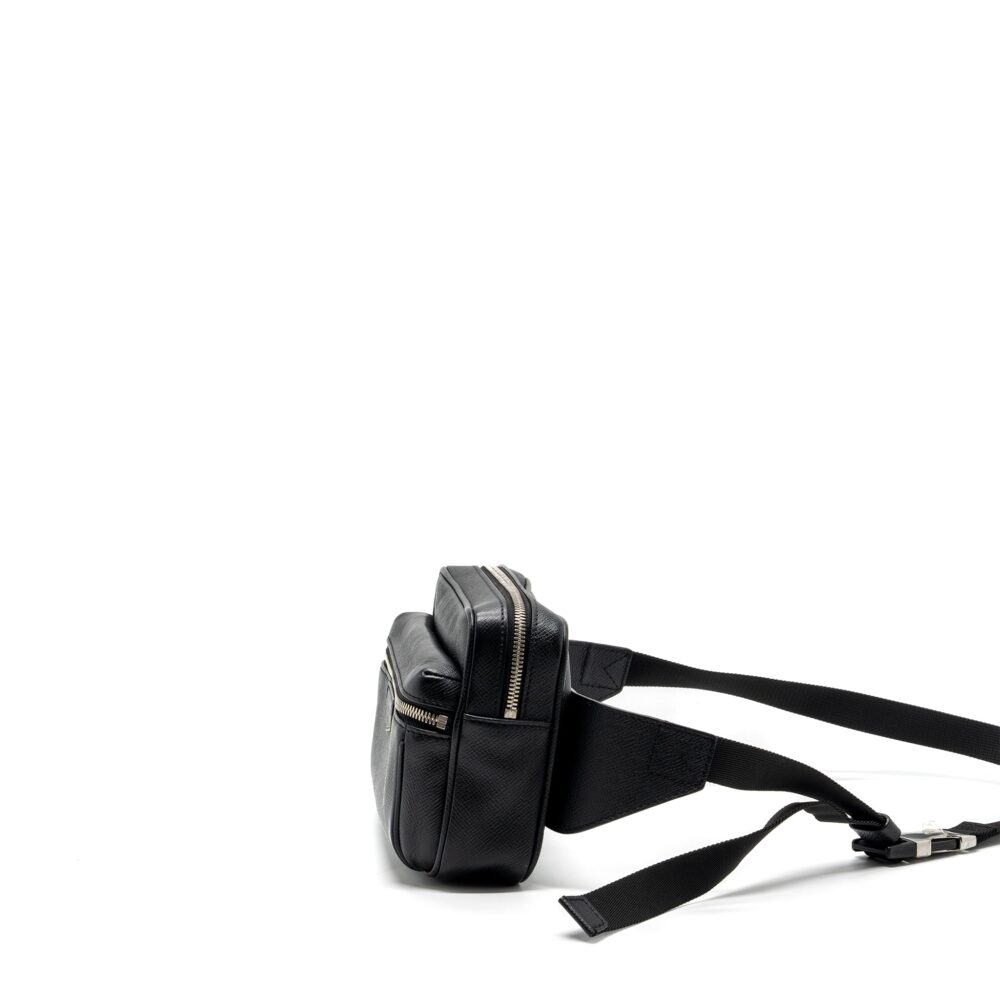 AAA Replica Louis Vuitton LV TAIGA BUM BAG OUTDOOR LEATHER BLACK SHW