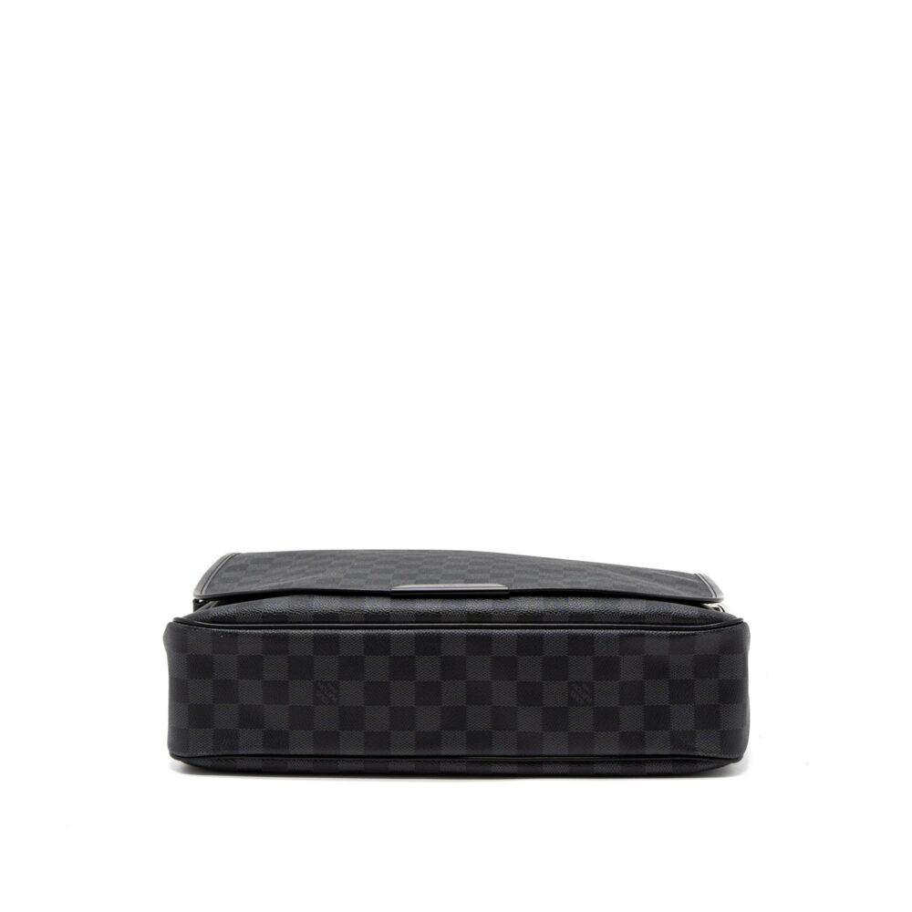AAA Replica Louis Vuitton LV LARGE MESSENGER BAG DAMIER GRAPHITE CANVAS SHW