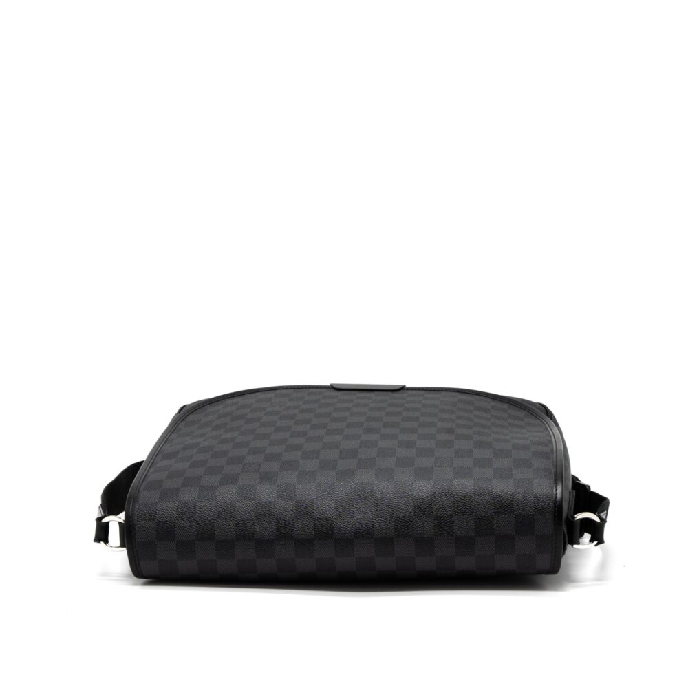 AAA Replica Louis Vuitton LV LARGE MESSENGER BAG DAMIER GRAPHITE CANVAS SHW