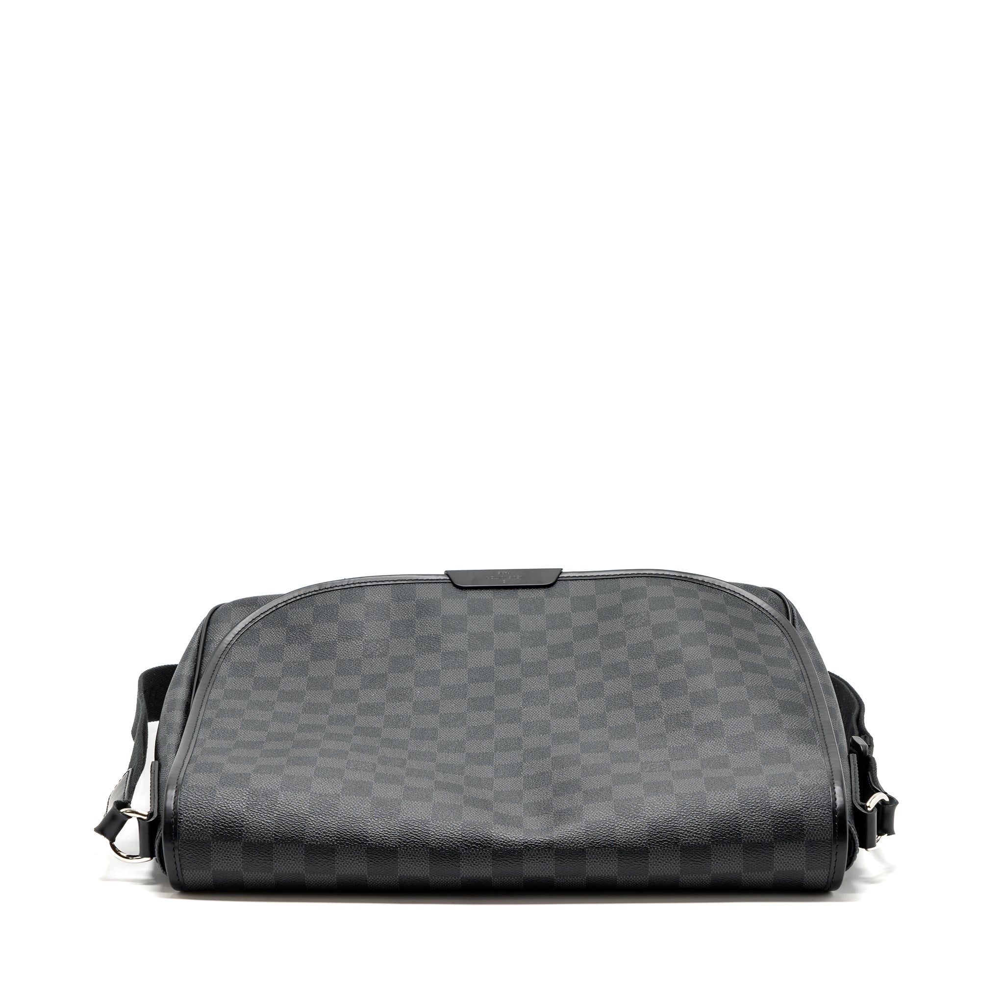 AAA Replica Louis Vuitton LV LARGE MESSANGER BAG DAMIER GRAPHITE CANVAS SHW