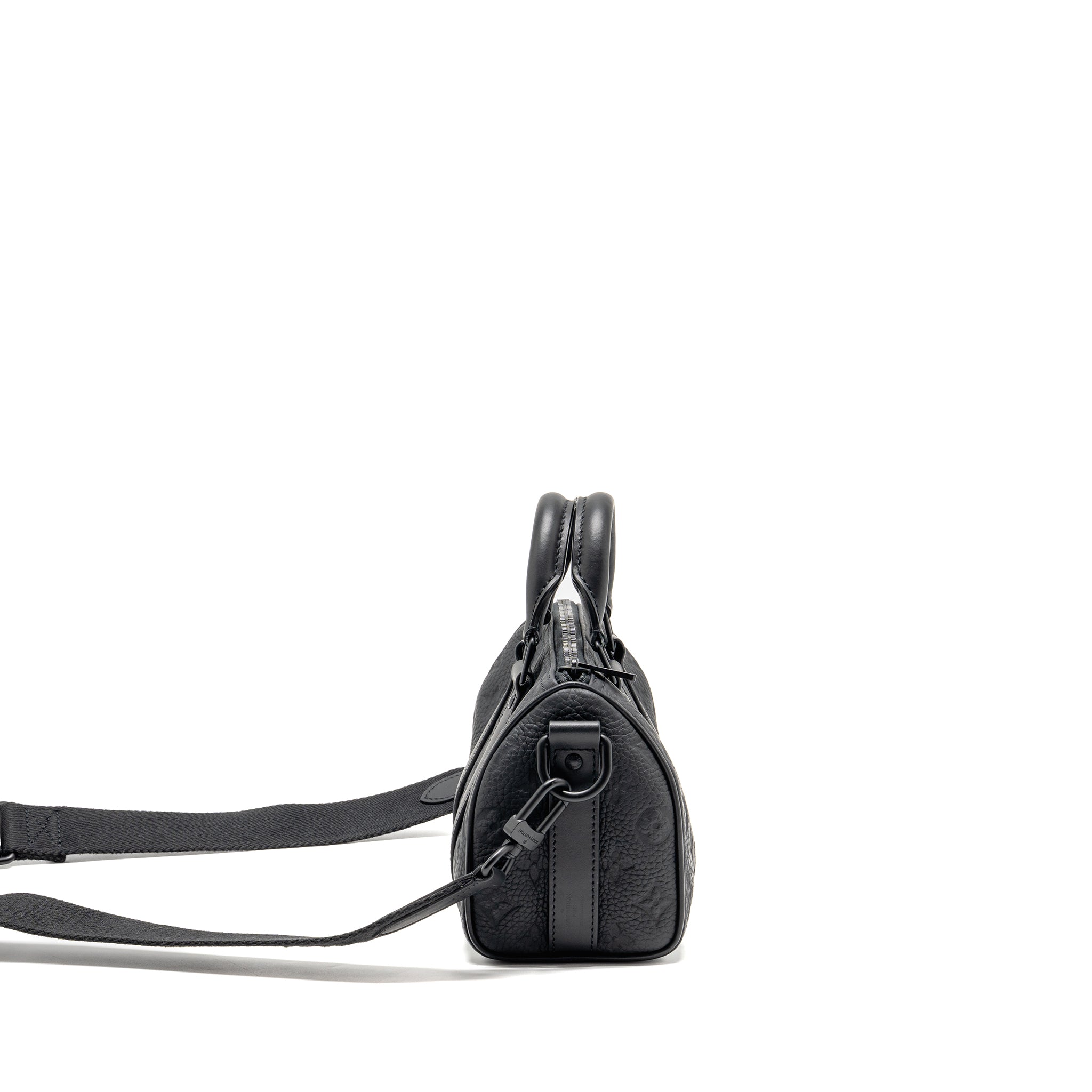 AAA Replica Louis Vuitton LV KEEPALL BANDOULIERE 25 MONOGRAM TAURILLON LEATHER BLACK WITH BLACK HARDWARE