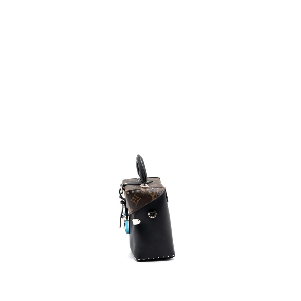 AAA Replica Louis Vuitton LV CAMERA BOX SHOULDER BAG MONOGRAM CANVAS SHW