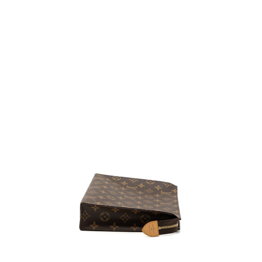 AAA Replica Louis Vuitton LV TOILETRY POCHETTE 26 MONOGRAM CANVAS GHW