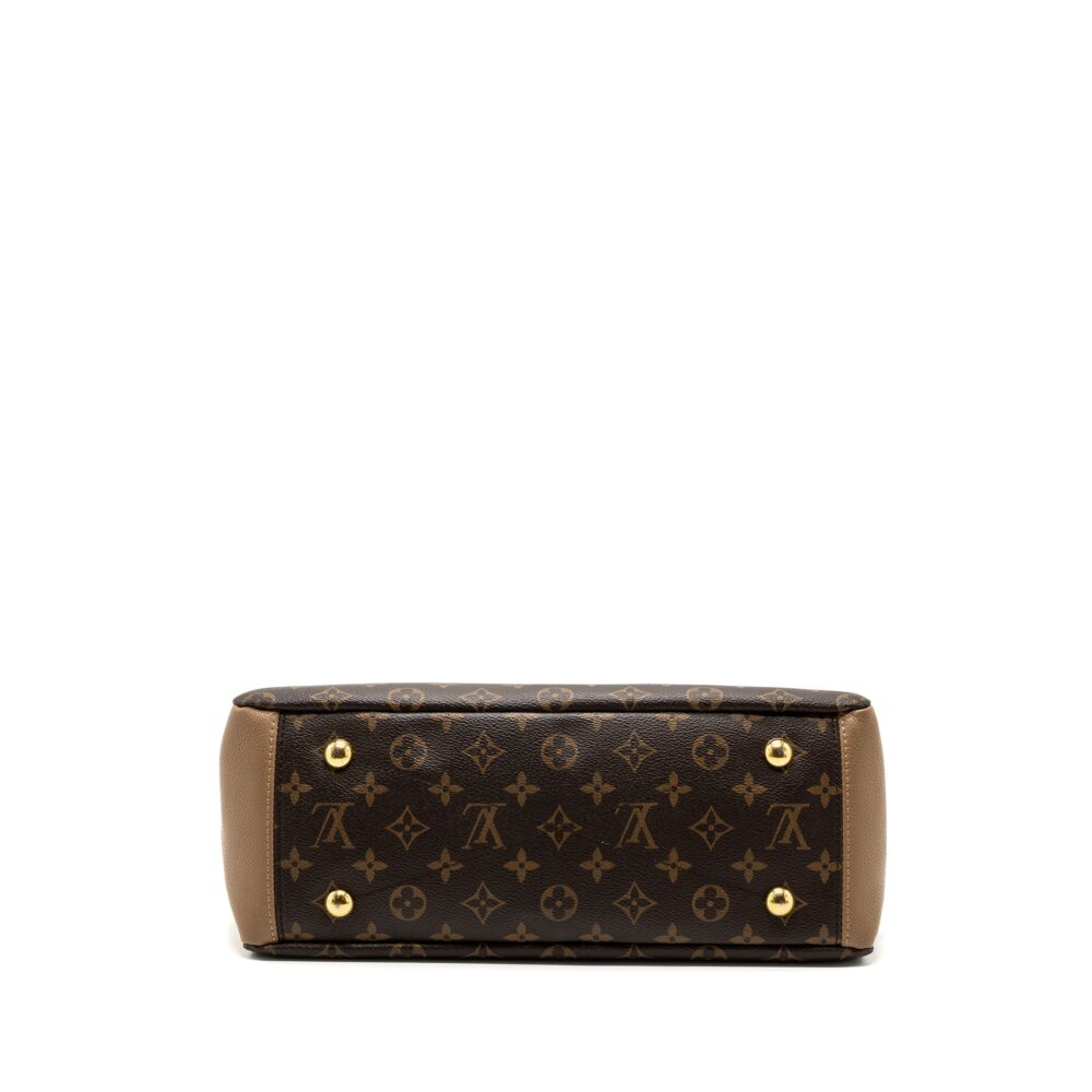 AAA Replica Louis Vuitton LV PALLAS MONOGRAM CANVAS SESAME GHW