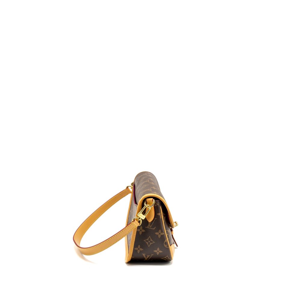 AAA Replica Louis Vuitton LV DIANE BAG WITH FUCHSIA STRAP MONOGRAM CANVAS GHW