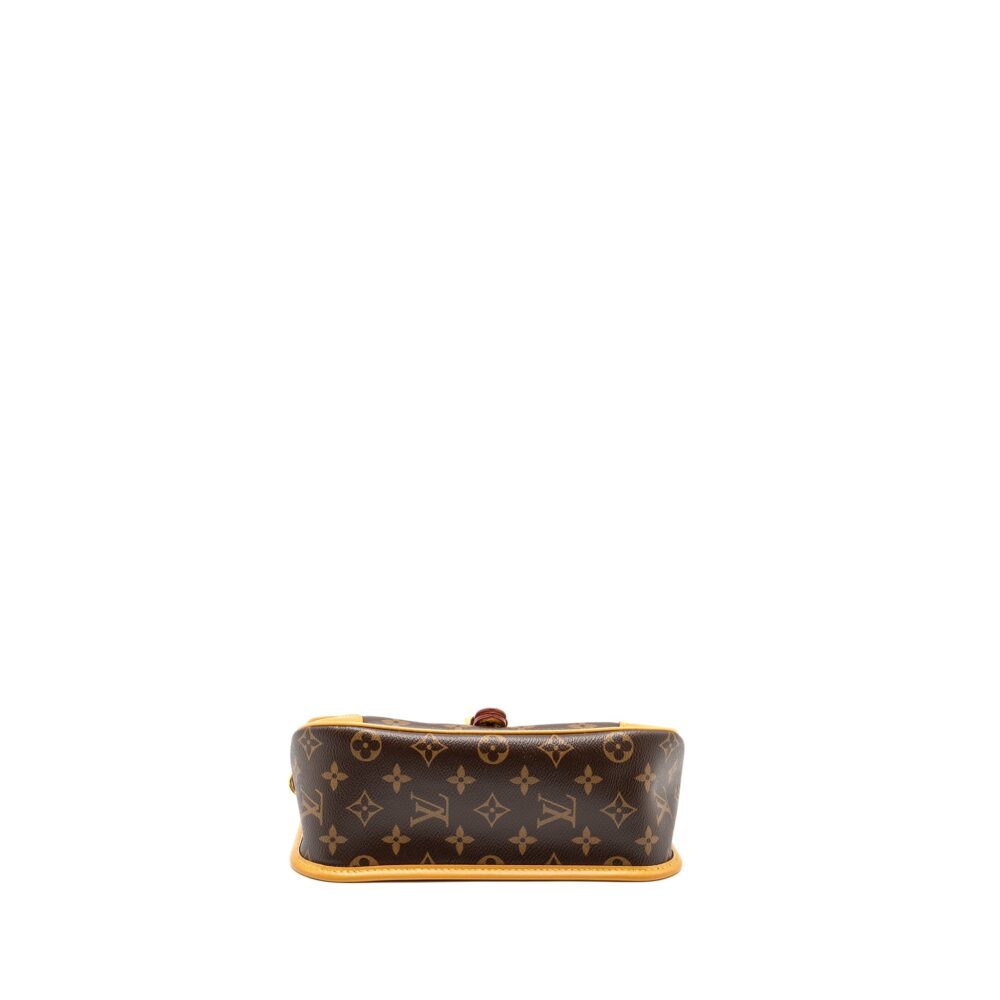 AAA Replica Louis Vuitton LV DIANE BAG WITH FUCHSIA STRAP MONOGRAM CANVAS GHW