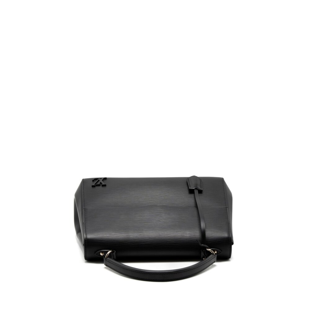 AAA Replica Louis Vuitton LV CLUNY MM EPI BLACK SHW