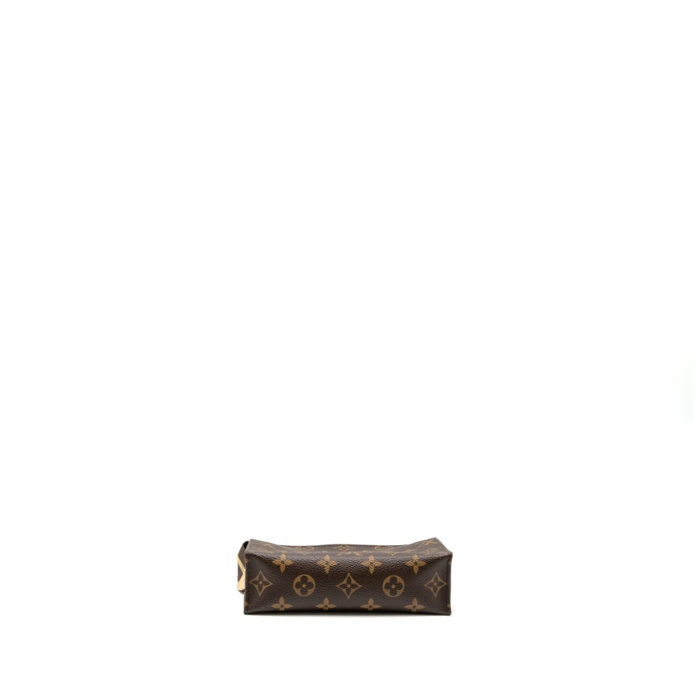 AAA Replica Louis Vuitton LV TOILETRY POCHETTE 19 MONOGRAM CANVAS GHW