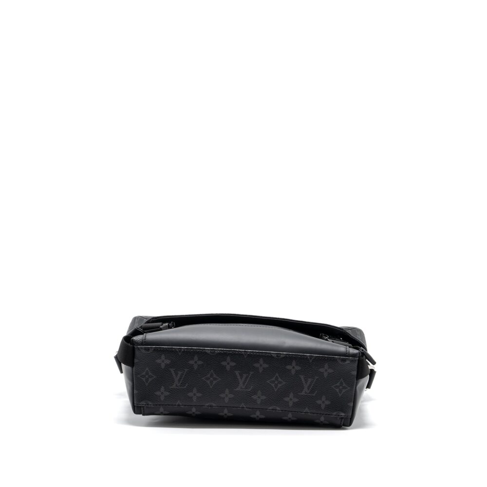 AAA Replica Louis Vuitton LV MESSENGER PM VOYOGER MONOGRAM ECLIPSE CANVAS BLACK SHW