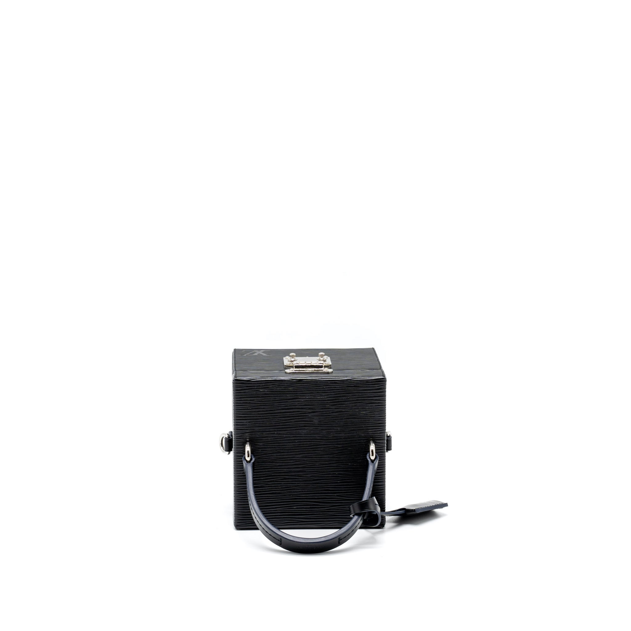 AAA Replica Louis Vuitton LV BLEECKER BOX BAG EPI BLACK SHW