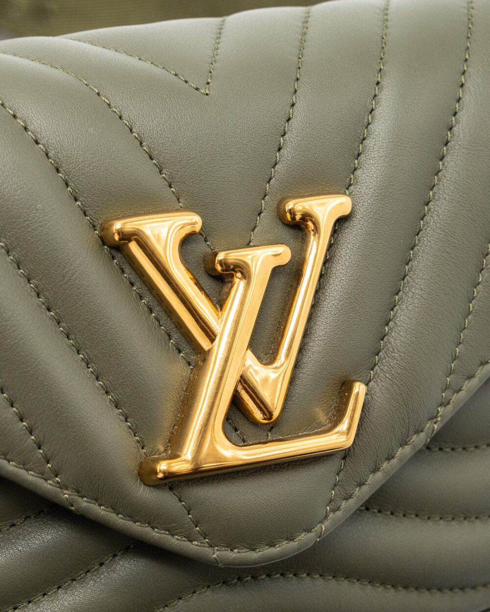 AAA Replica Louis Vuitton LV NEW WAVE MULTI POCHETTE CALFSKIN KAKI GREEN GHW