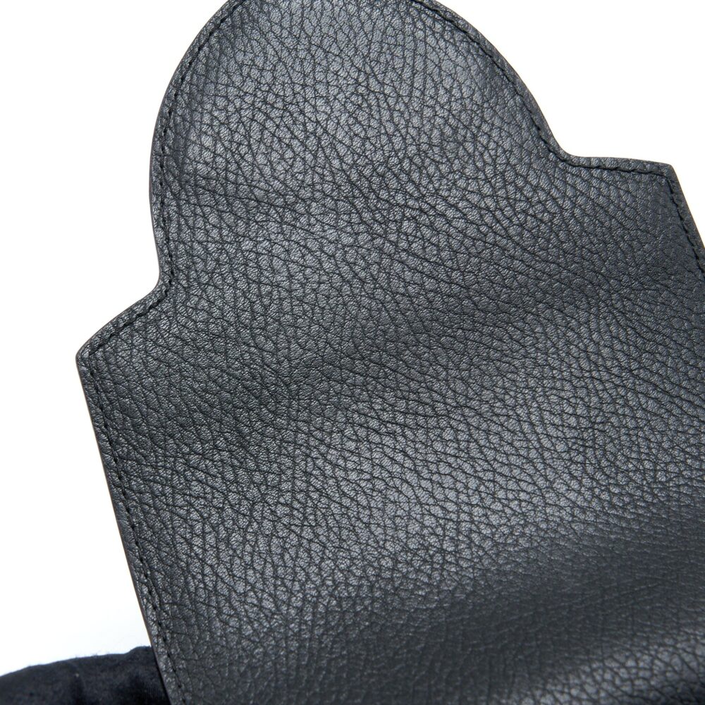 AAA Replica Louis Vuitton LV CAPUCINES MM TAURILLON BLACK GHW