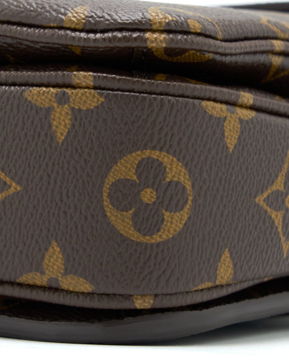 AAA Replica Louis Vuitton LV POCHETTE MÉTIS MONOGRAMS CANVAS GHW(NEW VERSION)