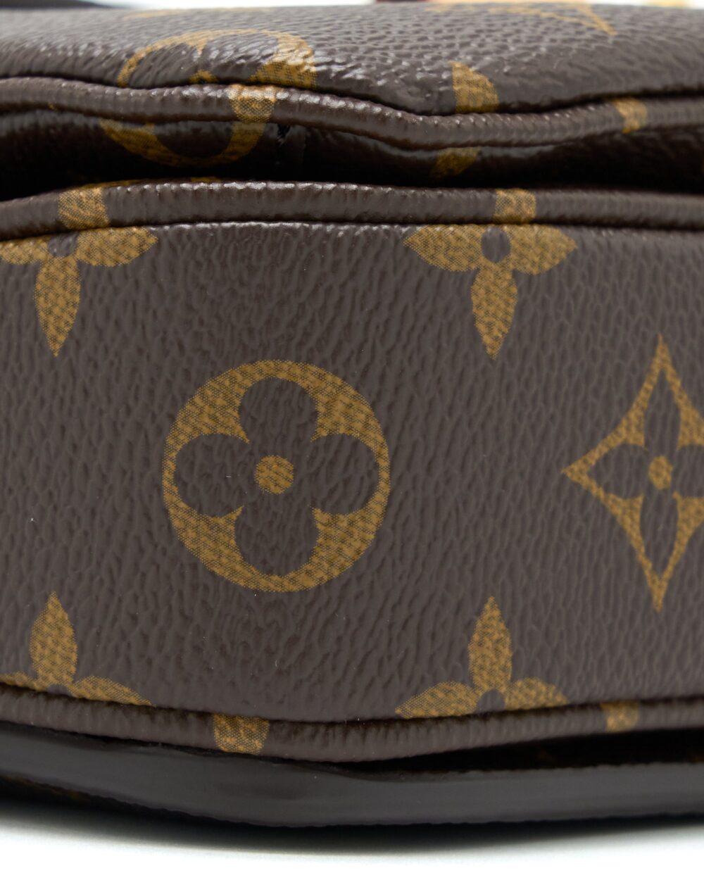 AAA Replica Louis Vuitton LV POCHETTE MÉTIS MONOGRAMS CANVAS GHW(NEW VERSION)