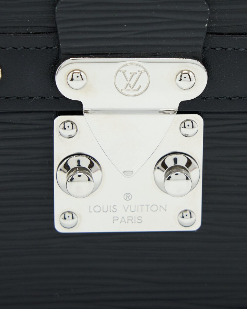 AAA Replica Louis Vuitton LV TRUNK CHAIN WALLET EPI BLACK SHW