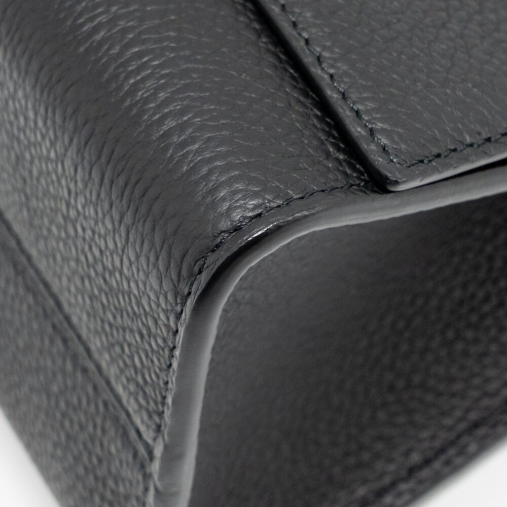 AAA Replica Louis Vuitton LV TWIST ONE HANDLE PM TAURILLON LEATHER BLACK/PINK GHW