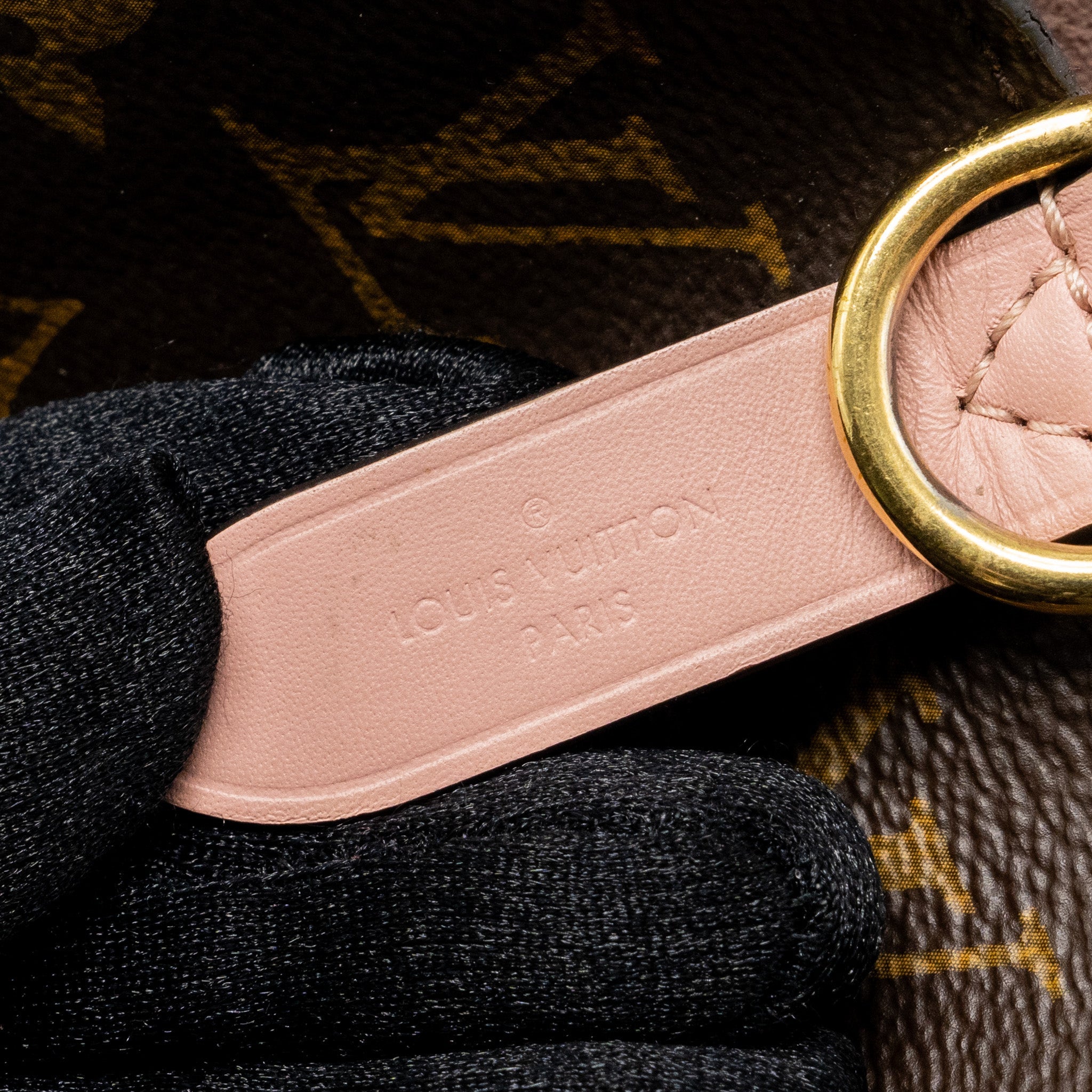 AAA Replica Louis Vuitton LV NEONOE MONOGRAM CANVAS ROSE POUDRE GHW