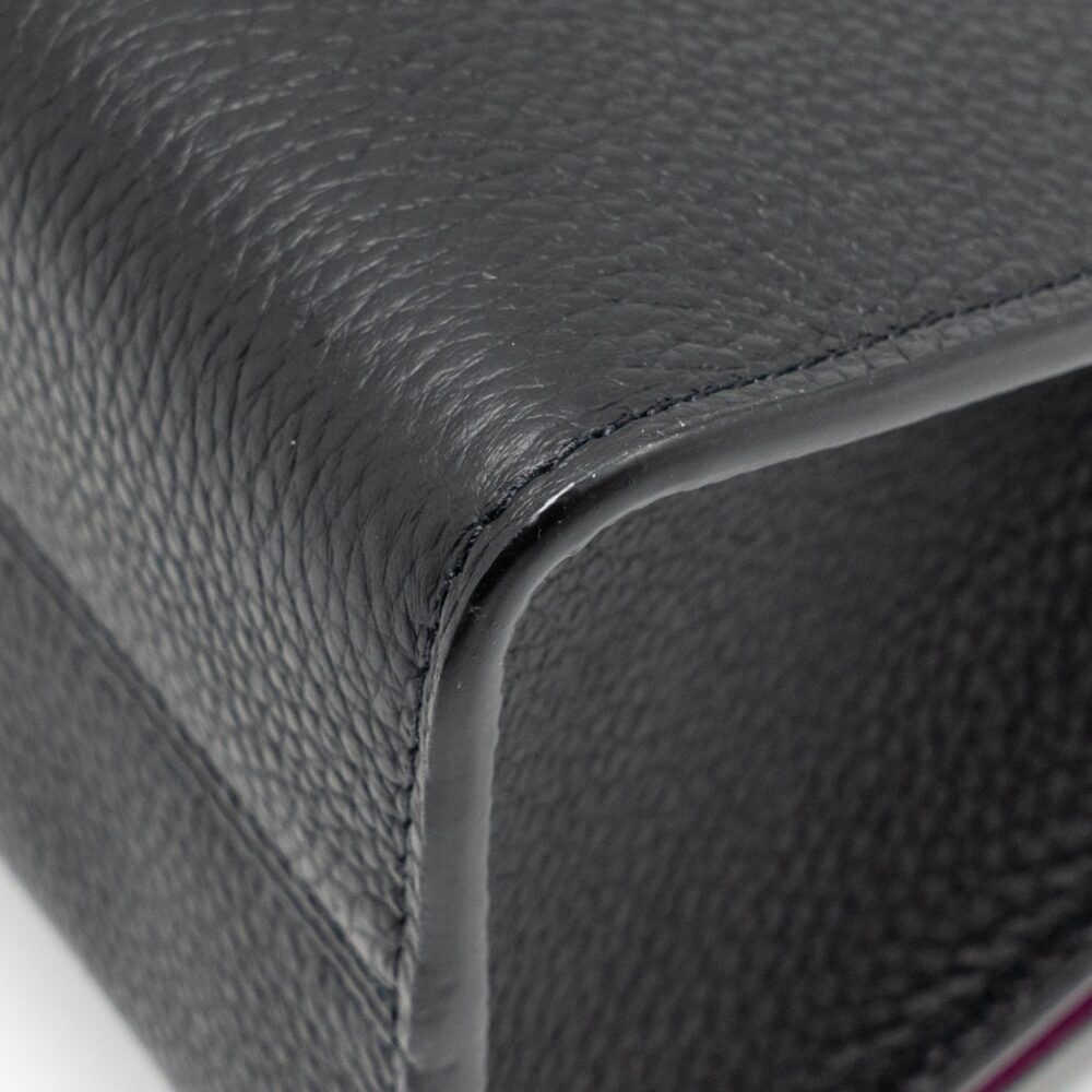 AAA Replica Louis Vuitton LV TWIST ONE HANDLE PM TAURILLON LEATHER BLACK/PINK GHW