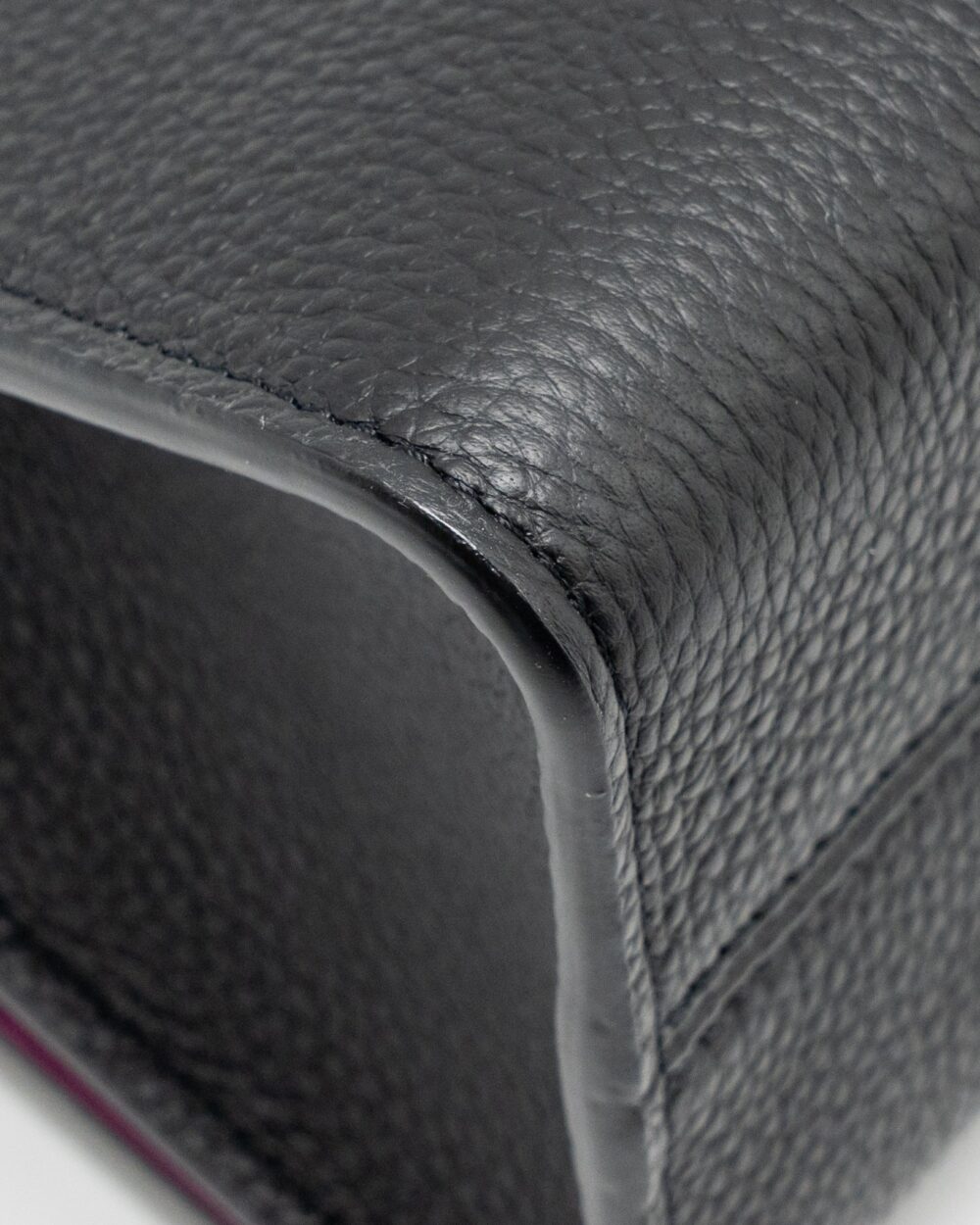 AAA Replica Louis Vuitton LV TWIST ONE HANDLE PM TAURILLON LEATHER BLACK/PINK GHW