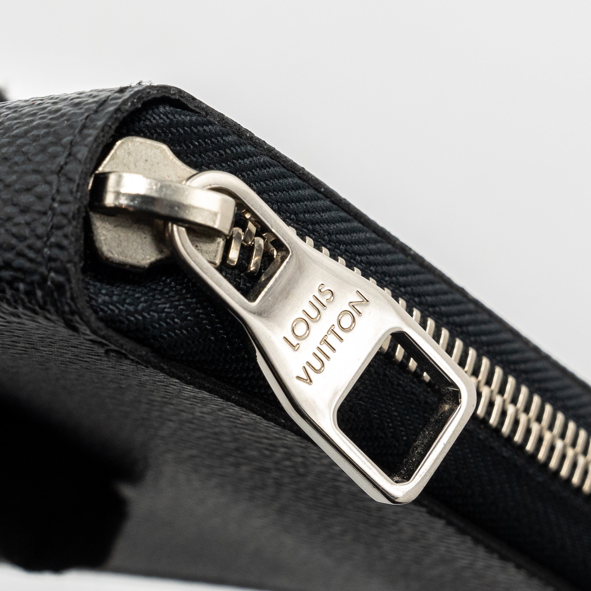 AAA Replica Louis Vuitton LV ZIPPY ORGANISER DAMIER GRAPHITE CANVAS BLACK SHW