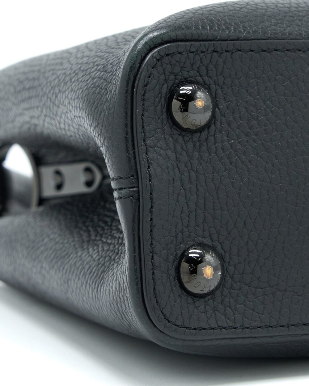 AAA Replica Louis Vuitton LV CAPUCINES BB TAURILLON SO BLACK WITH BLACK HARDWARE