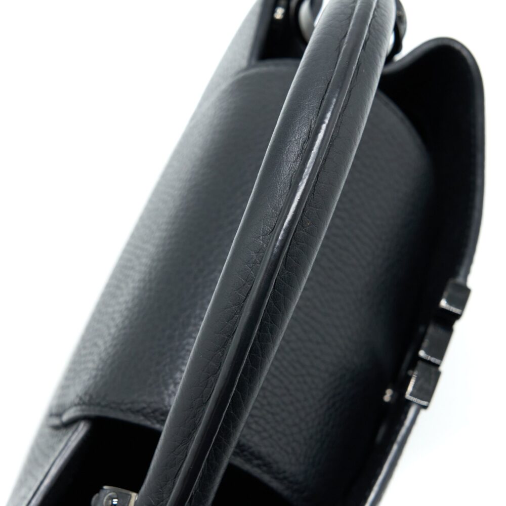 AAA Replica Louis Vuitton LV CAPUCINES BB TAURILLON SO BLACK WITH BLACK HARDWARE