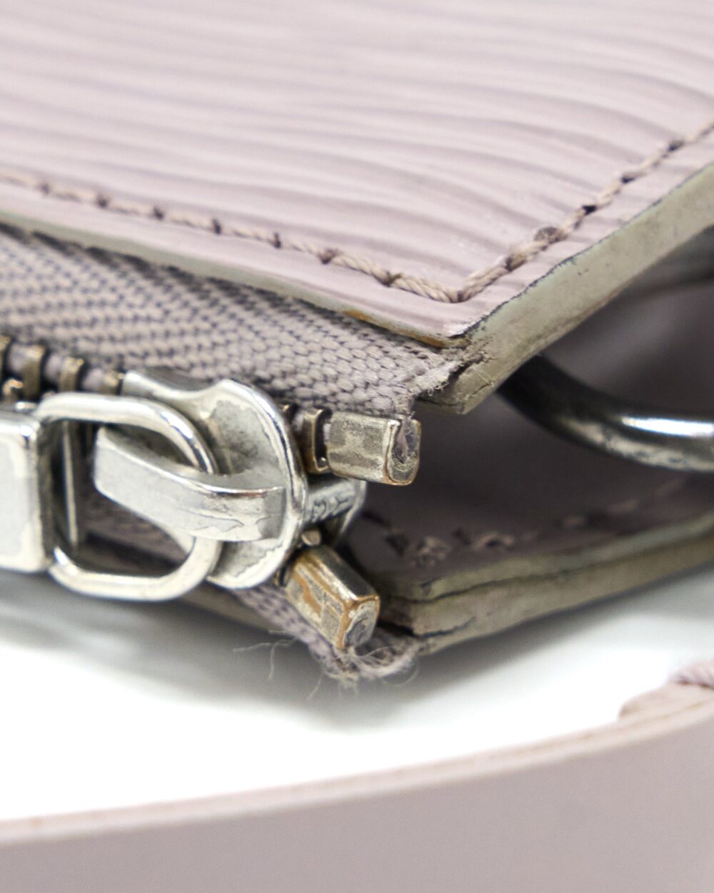 AAA Replica Louis Vuitton LV VINTAGE POCHETTE EPI LIGHT PURPLE BRUSHED SHW