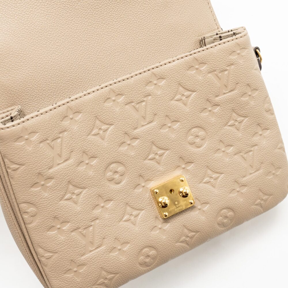 AAA Replica Louis Vuitton LV POCHETTE METIS MONOGRAM EMPREINTE TOURTERELLE GHW
