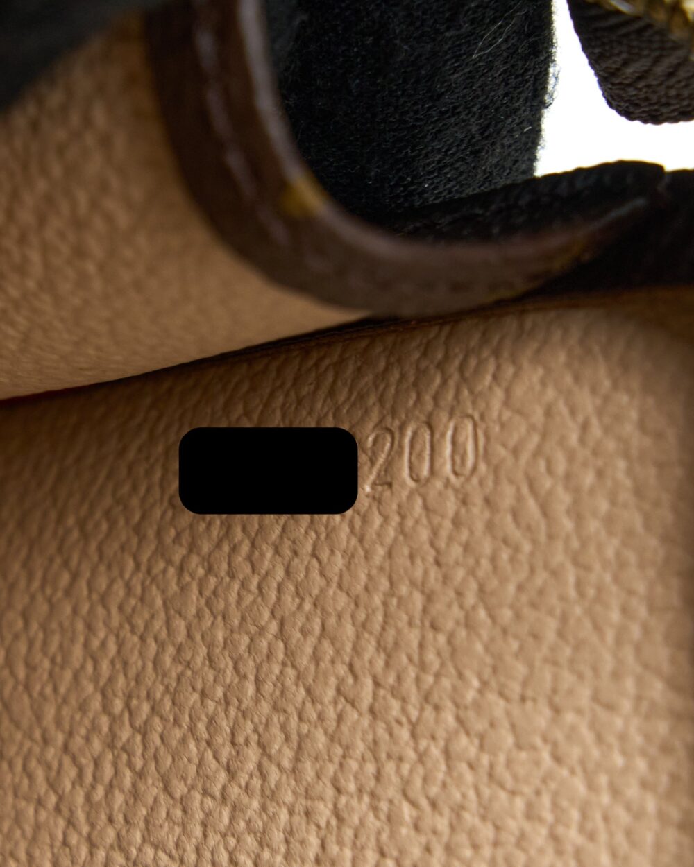 AAA Replica Louis Vuitton LV TOILETRY POCHETTE 26 GAME ON HEART MONOGRAM CANVAS GHW