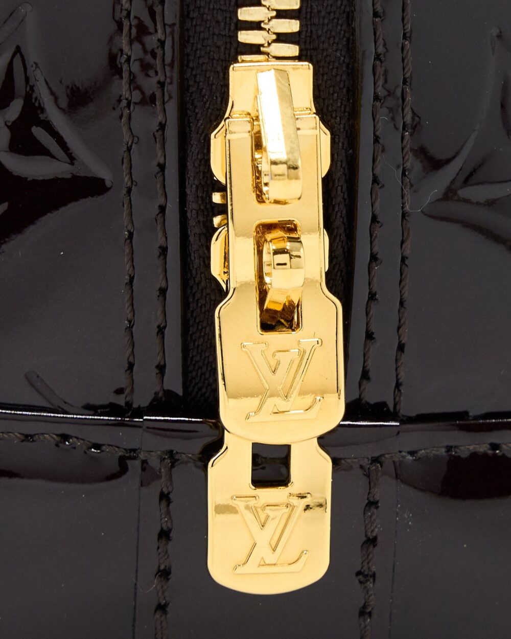 AAA Replica Louis Vuitton LV ALMA BB MONOGRAM VERNIS AMARANTE RED GHW (2022 VERSION)