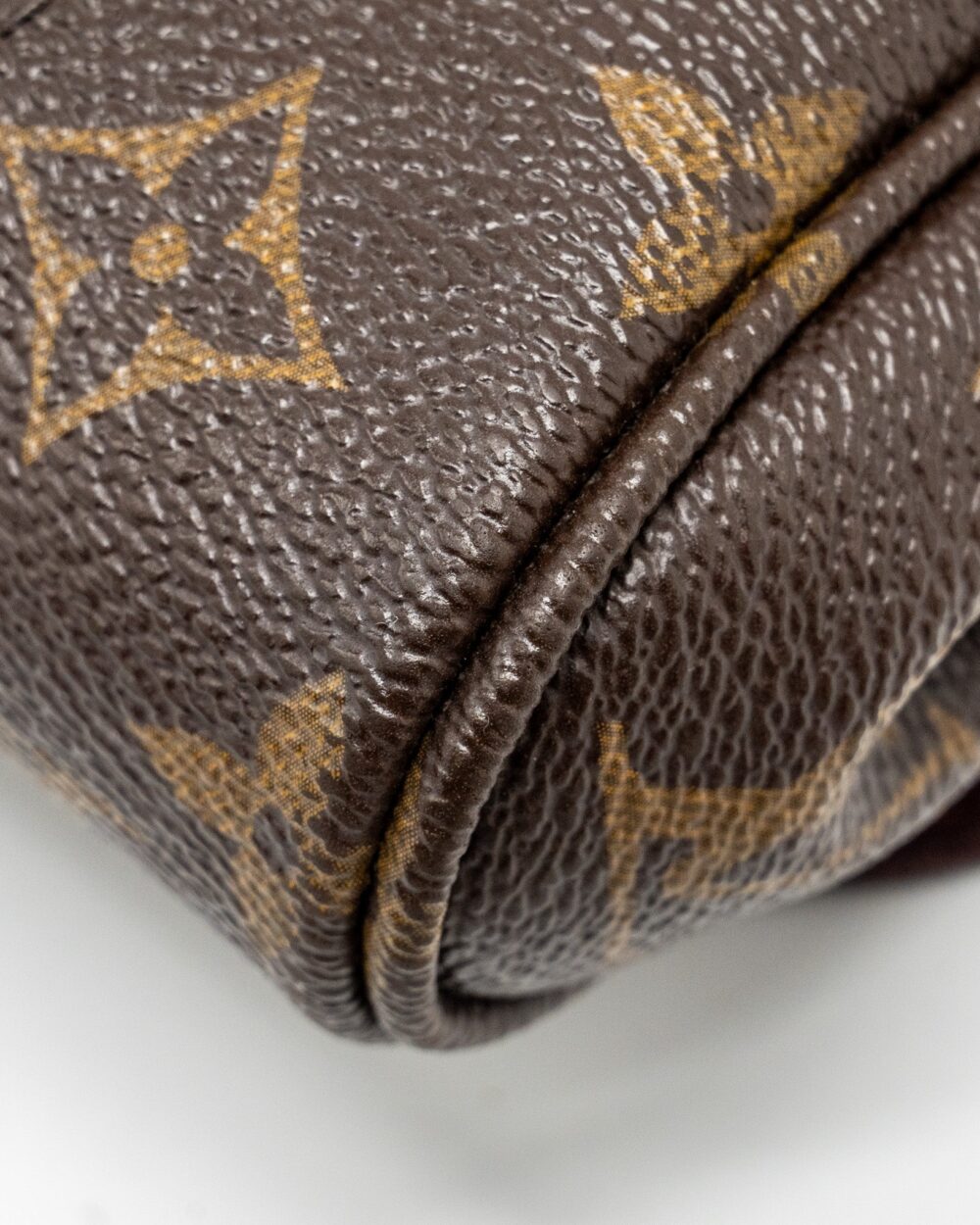 AAA Replica Louis Vuitton LV FAVOURITE PM MONOGRAM CANVAS GHW