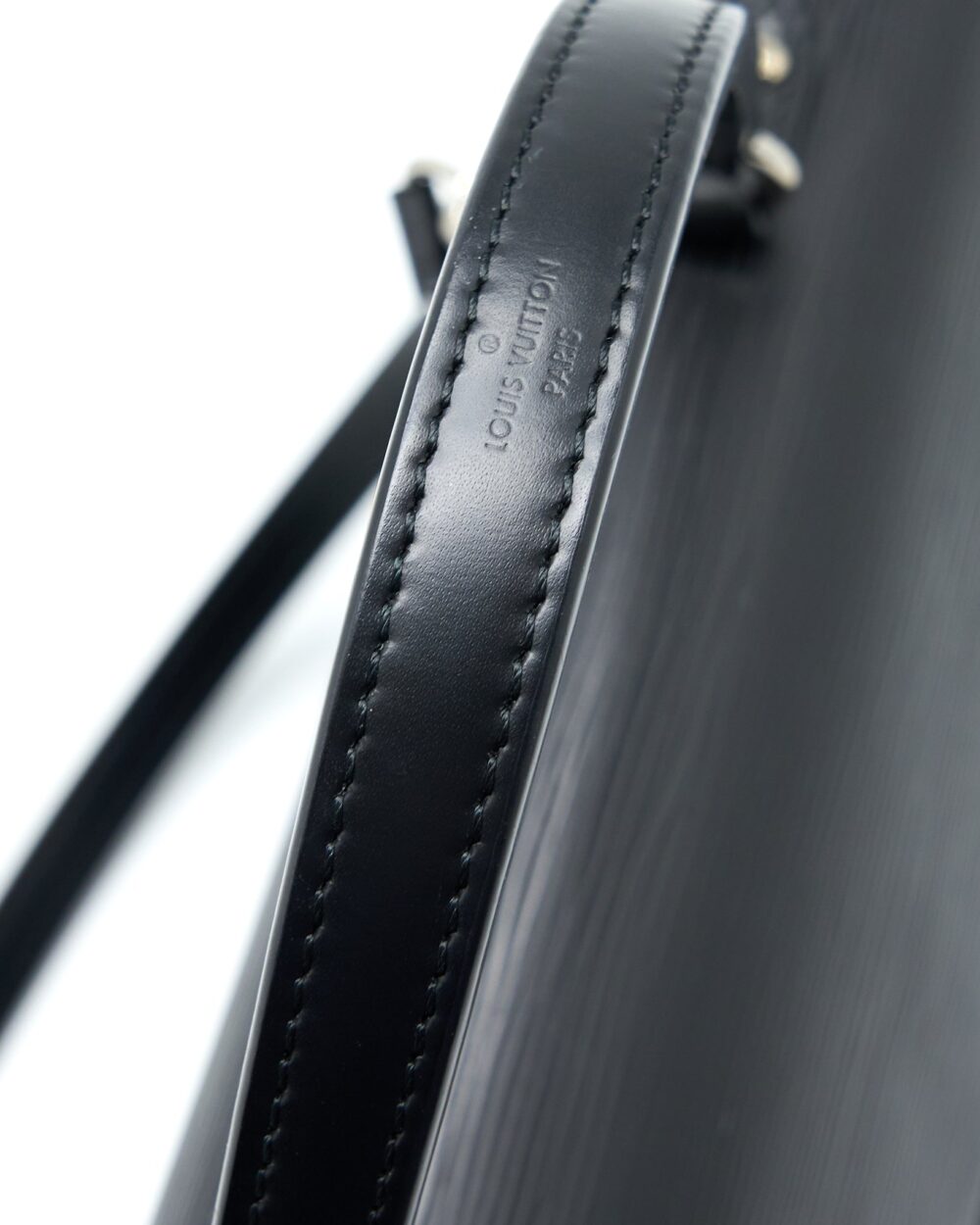 AAA Replica Louis Vuitton LV CLUNY MM EPI BLACK SHW WITH INITIAL S.S