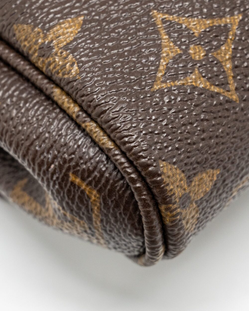 AAA Replica Louis Vuitton LV FAVOURITE PM MONOGRAM CANVAS GHW