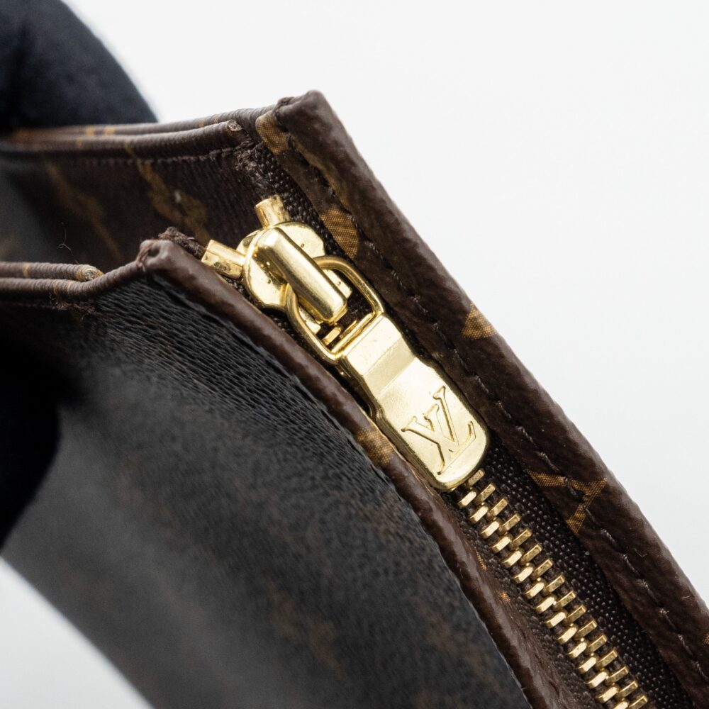 AAA Replica Louis Vuitton LV TOILETRY POCHETTE 26 MONOGRAM CANVAS GHW
