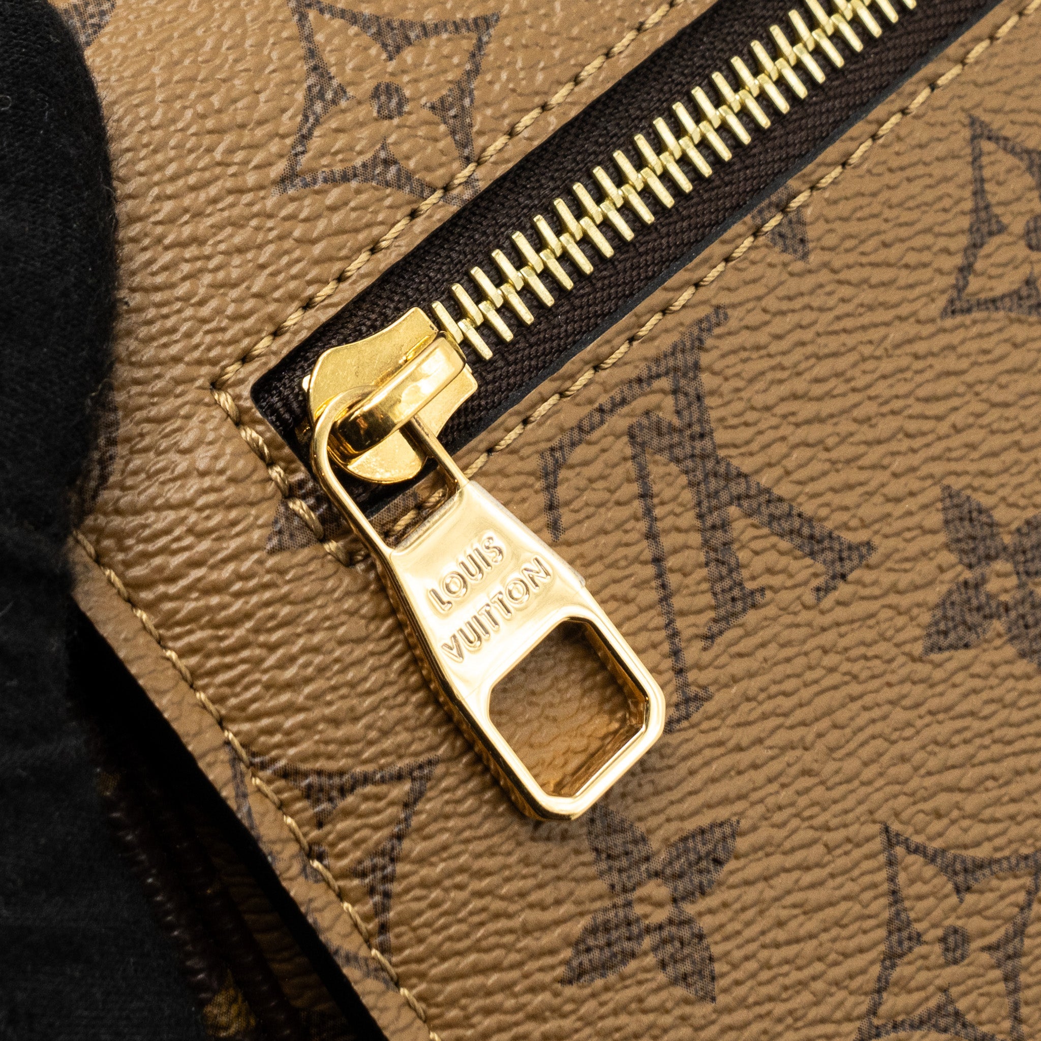 AAA Replica Louis Vuitton LV POCHETTE MÉTIS MONOGRAM REVERSE CANVAS GHW