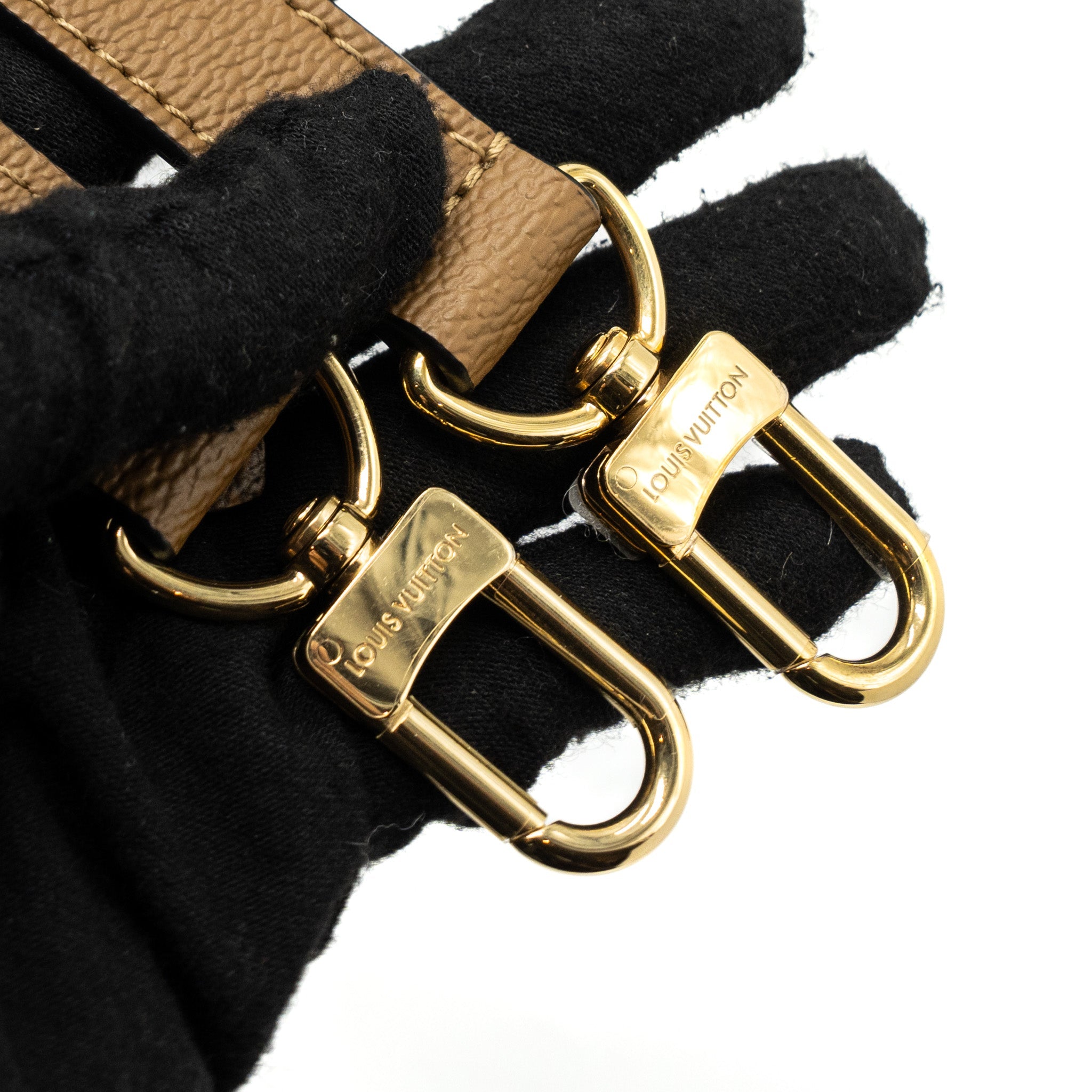 AAA Replica Louis Vuitton LV POCHETTE MÉTIS MONOGRAM REVERSE CANVAS GHW