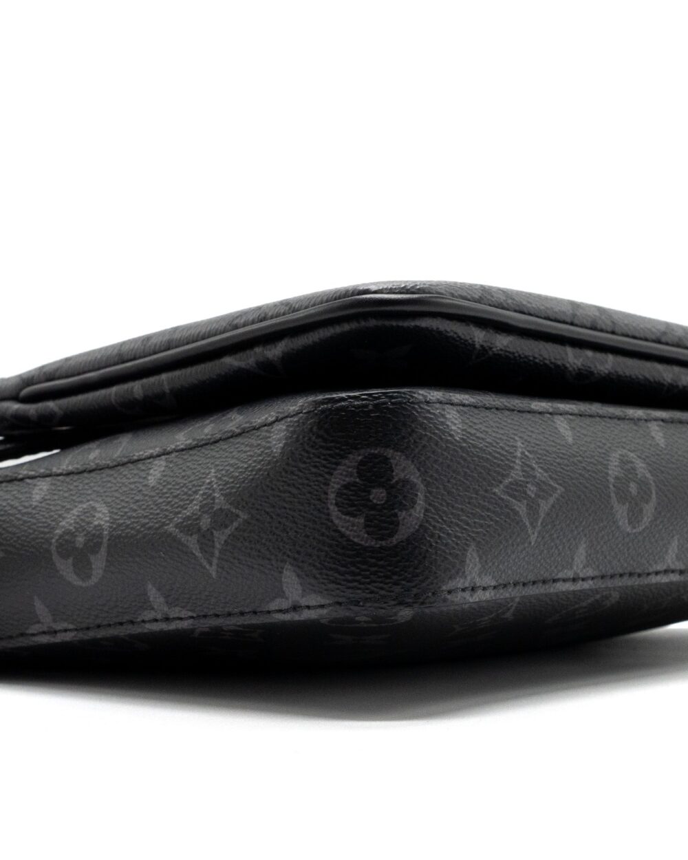 AAA Replica Louis Vuitton LV TRIO MESSENGER BAG MONOGRAM ECLIPSE SHW